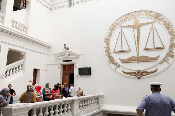 إيداع 3 قابلات ومراقب طبي ومدير مناوب الحبس بالجلفة