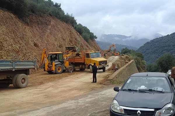 جمع 9 ملايير سنتيم لتوسيع طريق على 5 كلم بتيزي وزو