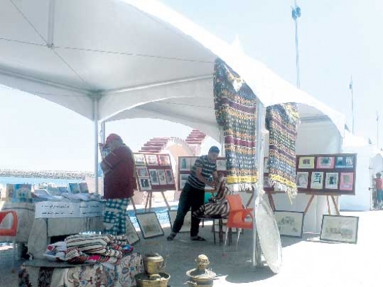 حرفيا يرسمون ثقافة وطن بمعارض للصناعة التقليدية بتلمسان 75