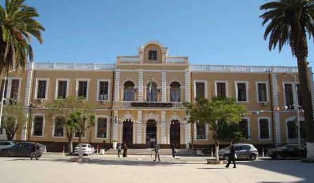 رحلة احتيال تنتهي بشاب من عين تموشنت في السجن                                    كان يقدم نفسه على أنه قريب وزير داخلية للإيقاع بضحاياه