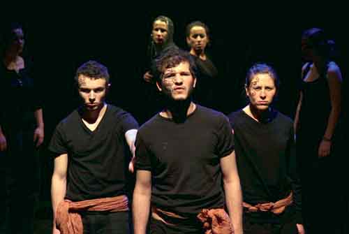 Une collaboration artistique pour revisiter l''uvre katébienne                                    Théâtre de la colline de Tizi-ouzou-compagnie théâtrale française CREARC