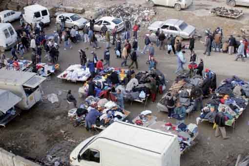 Opération de « récupération » des espaces publics                                    Ain Defla, commerce informel