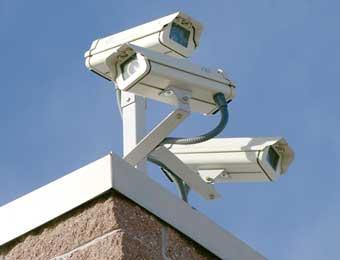 مجوهراتي يلقي القبض على لص متلبسا بالسرقة في أم البواقي                                    كاميرا المحل التجاري تكشف ملامح السارق