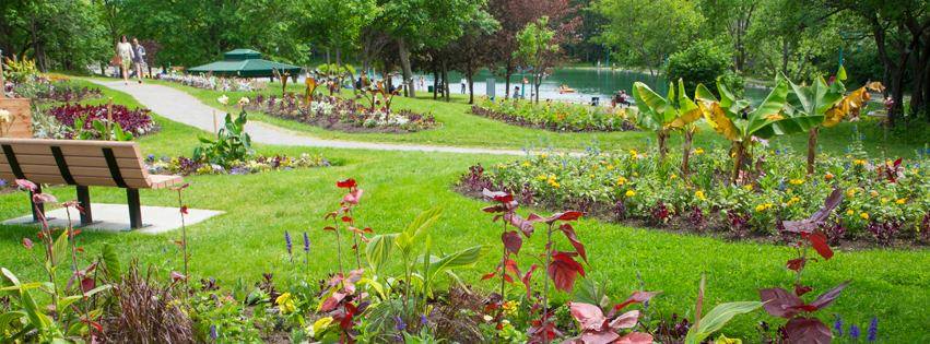 يغصّ متنزه Centre_de_la_Nature في مدينة لافال بالحشود للمشاركة بنشاطات مسلية خلال نهايات الأسبوع طوال فصل الصيف.