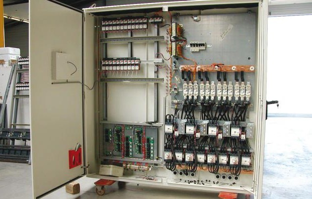 Une cabine d'alimentation pour faire face aux coupures d'électricité