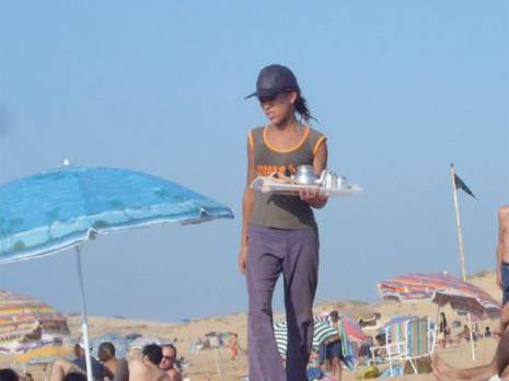 Mostaganem : Ces enfants qui travaillent sur les plages
