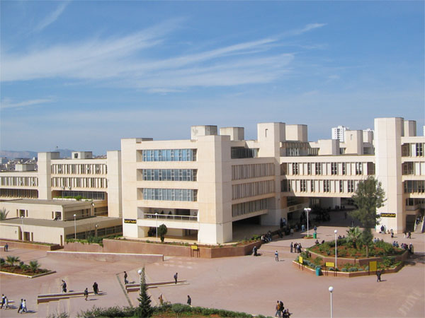 Trois centres nationaux de recherche en perspective                                    Université d'Oran