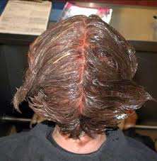 طريقة صبغ الشعر من الأسود إلى الأشقر