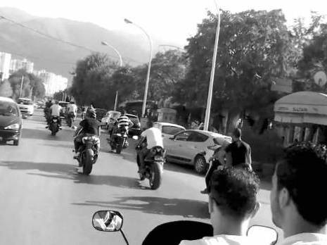 Des motards sèment la terreur