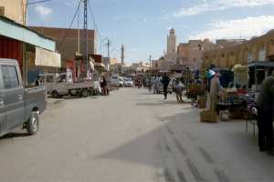 سكان حي النجمة في عين الدفلى مستاؤون من التجارة الفوضوية