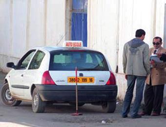 مالكو مدارس السياقة بتيزي وزو في إضراب مفتوح                                    توعدوا بغلق الطريق الوطني رقم 12