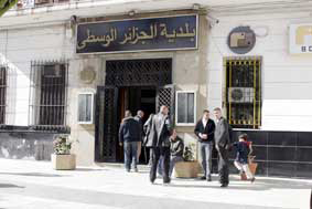 Grave scandale à l'APC d'Alger-Centre                                    Cinq fonctionnaires arrêtés