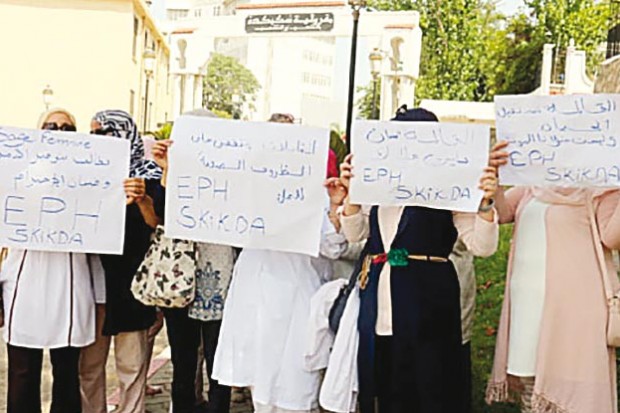 Les sages-femmes observent un sit-in à Skikda