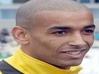 Il est le concurrent direct de M'bolhi                                    Doukha doit se tenir prêt pour jouer la CAN