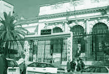 سكان برج سيباو يعتصمون أمام محكمة تيزي وزو تنديدا بمواصلة المتابعات القضائية ل 90 شخصا