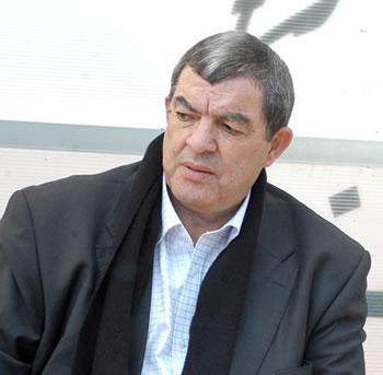 Hannachi met en garde les Canaris                                    JS KABYLIE