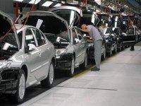 Des experts français à Oran pour finaliser le dossier                                    Usine Renault en Algérie