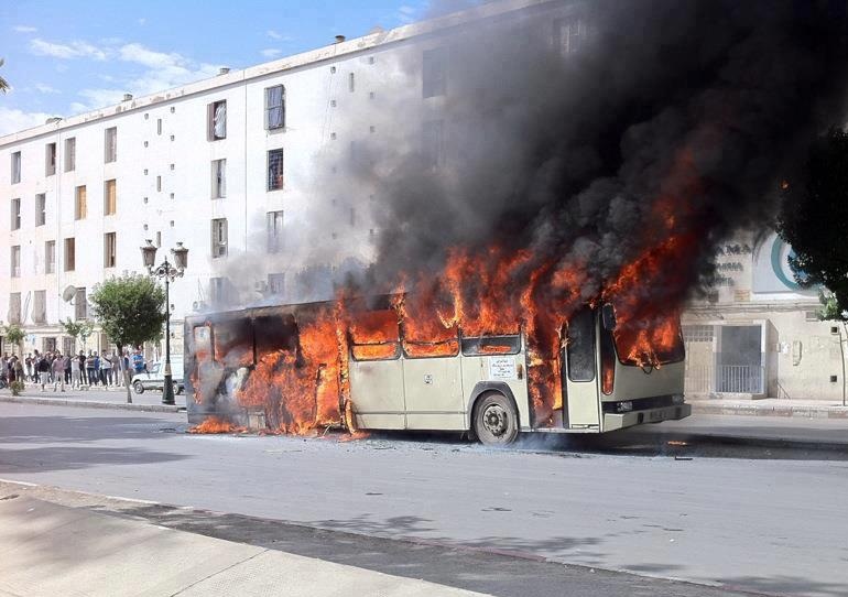 Un bus prend feu à Sétif