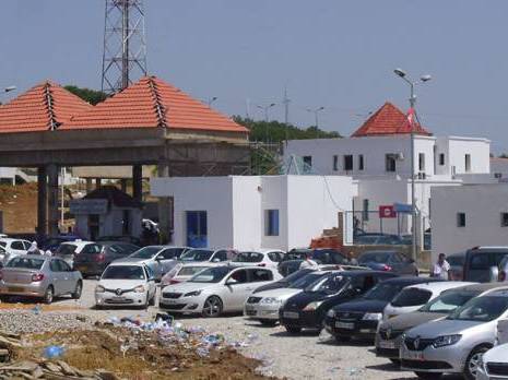 Les Tunisiens ralentissent le flux des passagers