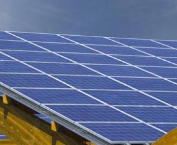 L'autoroute Est-ouest éclairée au photovoltaïque