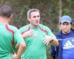 مناد يحدث تغييرات على التشكيلة ويخشى الإرهاق                                    مولودية الجزائر يريد انطلاقة ضد الشلف