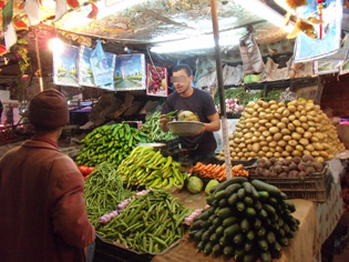 La hausse des prix inquiète                                    Marché des fruits et légumes