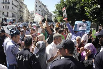La vérité, rien que la vérité                                    LES FAMILLES DES DISPARUS TIENNENT UN RASSEMBLEMENT À ALGER