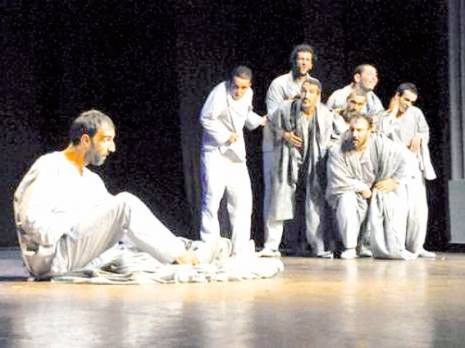 Iftiradh ma hadatha failen décroche le Grand prix                                    Festival Du théâtre