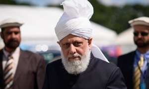 توقيف 5 أشخاص من عائلة واحدة بتهمة الانتماء للأحمدية