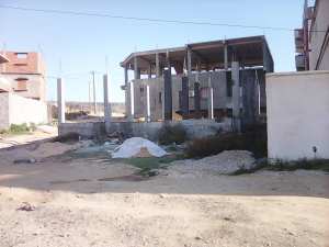 VEND 310M2 TERRAIN BATIS 110M2 PLATE FORME 990U