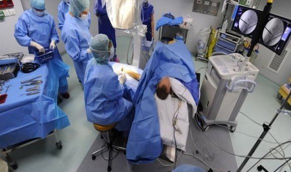 إجراء أول عملية جراحية لاستئصال الفكّ بالمركز الاستشفائي الجامعي لتيزي وزو