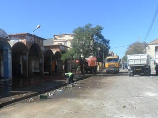 وسط تعزيزات أمنية مشددة بالجلفة/ حملة تنظيف تعيد للسوق المغطاة وجهها المشرق