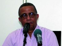 Yasmina Khadra s'insurge contre l'islamophobie et les violences                                    En marge d'une rencontre littéraire