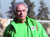 Halilhodzic rappelle Bezzaz                                    Stage des joueurs locaux