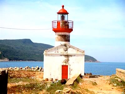 Un eldorado pour le souvenir et la méditation                                    El-Tarf, Phare d'El-Kala