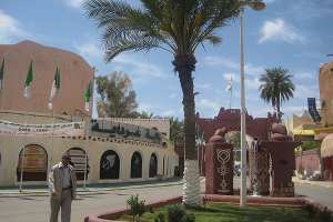 غياب الهياكل بغرداية يثير التساؤلات حول احتضانها  الثلاثية