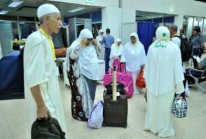Les hadjis pris en charge par le président de la République, salués à leur départ vers les Lieux saints