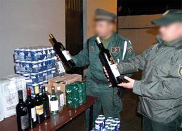 تفكيك عصابة بحوزتها 1087 وحدة خمر بالعبادية في عين الدفلى