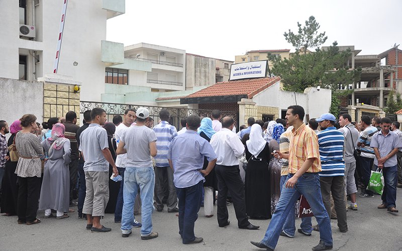 احتجاجات وغلق لمقري بلديتي بئر ولد خليفة وتيبركانين بعد الإعلان عن قوائم السكن في عين الدفلى