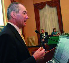 Pr George Birkmayer, invité d'honneur du séminaire de la SAMNO                                    Coopération australo-algérienne en médecine orthomoléculaire