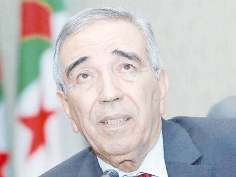 Priorité pour les commerçants de l'informel                                    Ould Kablia à propos de la formule des 100 locaux par commune