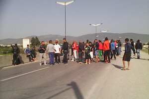 مقصون من السكن يقطعون الطريق بعين الدفلى