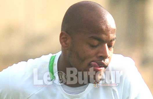 Mbolhi en titulaire face à la Libye