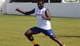 JSK - Bloqué par un problème de visa : Ekedi rejoindra les Canaris après l'Aïd El-Adha