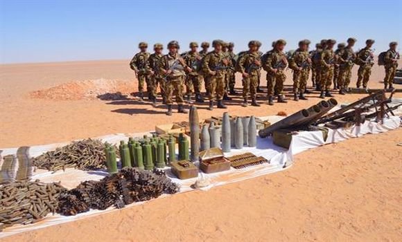 (مكافحة الارهاب: كشف مخبأ للأسلحة والذخيرة قرب الشريط الحدودي بأدرار (وزارة الدفاع