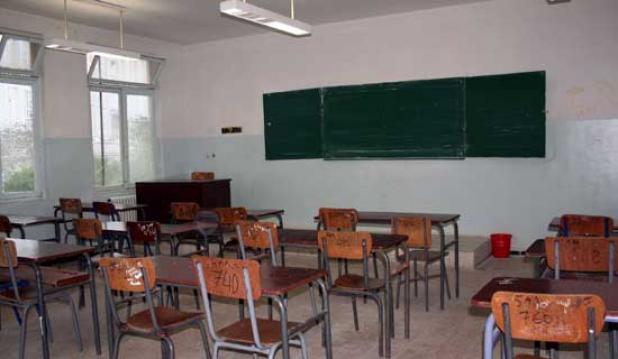 ثانويات البليدة وبومرداس ووهران في إضراب مفتوح                                    وزير التربية يوفد لجان تحقيق لاحتواء غضب المستخدمين