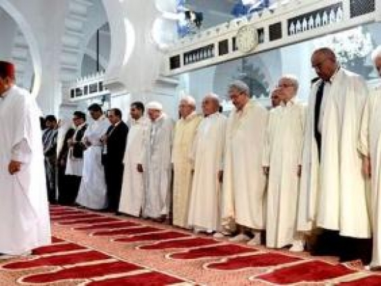 بن صالح وبوحجة وأويحيى يؤدون صلاة عيد الاضحى بالجامع الكبير بالعاصمة