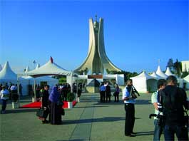 Alger, ça «bulle» de nouveau                                    5e édition du festival international de la bande dessinée d'Alger