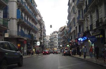 «Ouvrez vos magasins la nuit»                                    L'UGCAA LANCE UN APPEL AUX COMMERÇANTS ALGEROIS