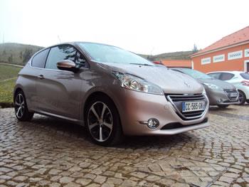 Une remarquable tenue de route                                    ESSAI 208 À BEJAIA